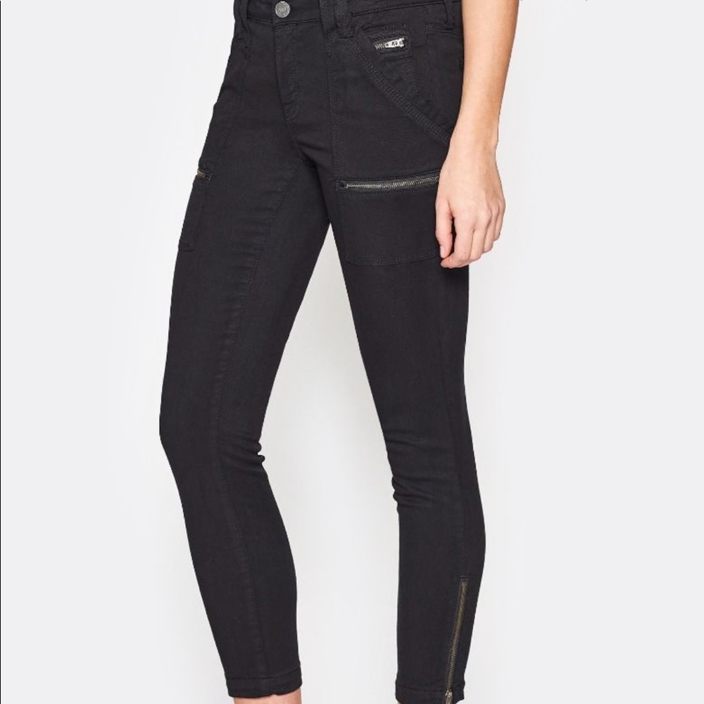 Joie Park Skinny Zipper detail
